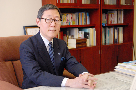 新潟産業大学学長 星野三喜夫